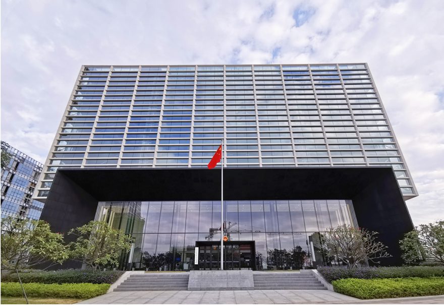前海合作區(qū)將深化內地與港澳律師事務所合伙聯(lián)營機制改革。目前全國11家粵港澳聯(lián)營律所，有7家在前海。截至2021年9月，前海法院受理涉港案件8392件，數(shù)量居全國第一。