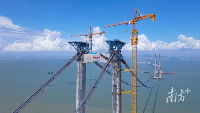 此前正在建設(shè)中的伶仃洋大橋主塔。