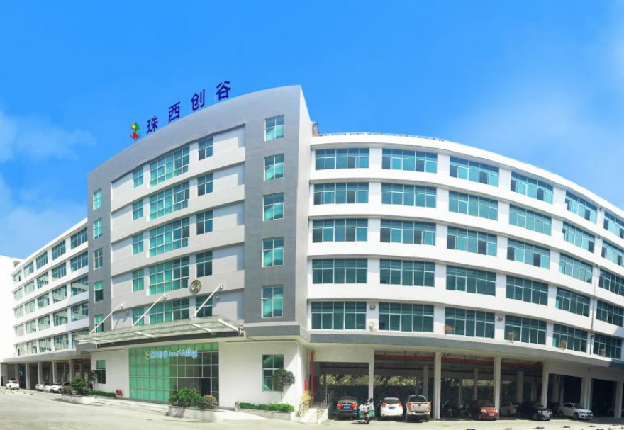 珠西創(chuàng)谷（江門）科技園重點發(fā)展IEEE (工業(yè)4.0/工業(yè)2025及人工智能、環(huán)保及能源、電子及醫(yī)療產(chǎn)品、電子商貿(mào)與物聯(lián)網(wǎng))等相關技術行業(yè)，主要吸引粵港澳臺及海外高科技企業(yè)進駐，著重為青年創(chuàng)業(yè)者提供創(chuàng)客空間，為中小企業(yè)提供孵化器服務，為成熟企業(yè)提供加速器服務。圖為珠西創(chuàng)谷（江門）科技園。