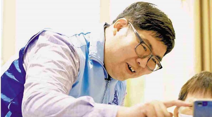 澳門(mén)社工董文偉：讓琴澳居民的心越靠越近