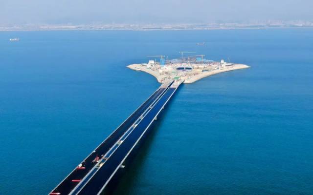 2023年11月27日，深中通道西人工島，形似巨大的風(fēng)箏。圖/新華