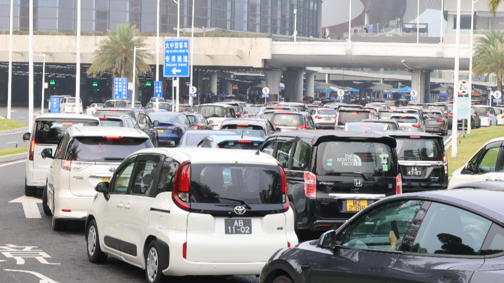 超100萬(wàn)人次！港珠澳大橋“人車(chē)兩旺” 自駕“北上”成主流