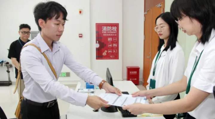 案例十二：珠?！靶∏锌凇绷⒎ㄖΠ拈T專業(yè)人士跨境便利執(zhí)業(yè)