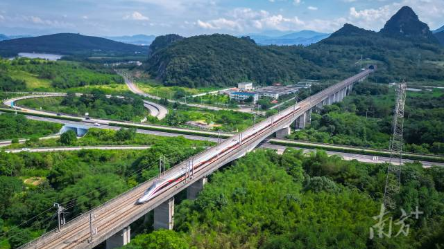 同比增72.4%！上半年广深港高铁累计发送跨境旅客758.7万人次