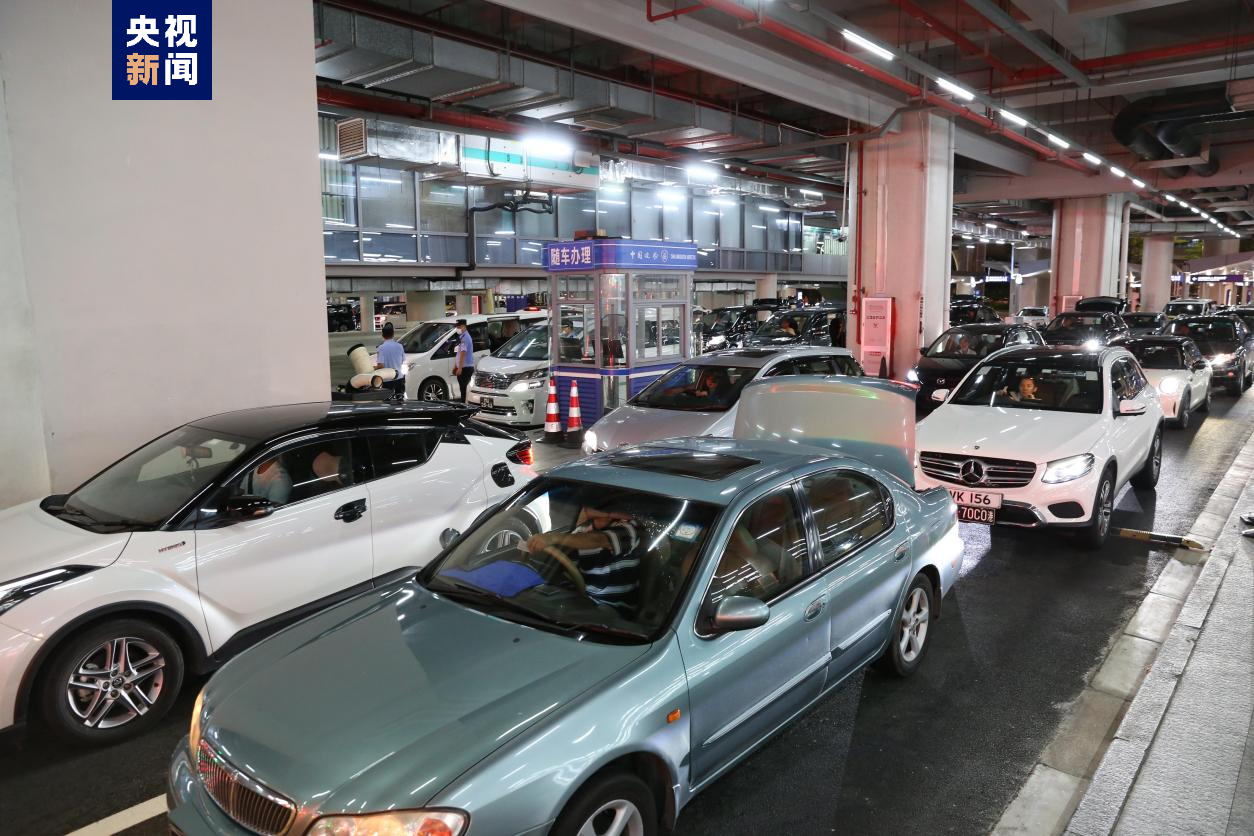 自從港車北上、澳車北上政策落地之后，經(jīng)港珠澳大橋跨城通行車輛數(shù)持續(xù)處于高位。