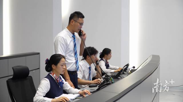 深中通道路網(wǎng)調(diào)度中心。南方+ 石磊 拍攝
