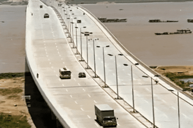 1993年，珠海大橋雙向通車。