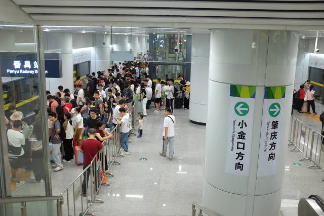 廣肇、廣惠城際“四線”貫通后客流明顯攀升。謝展程 攝