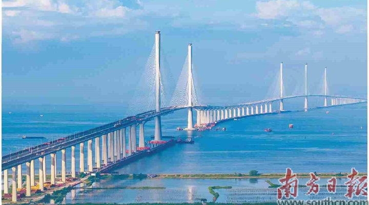 黃茅海跨海通道項目普通瀝青鋪裝已基本完成