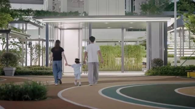 ▲一家人喜遷新居，迎接新學(xué)期