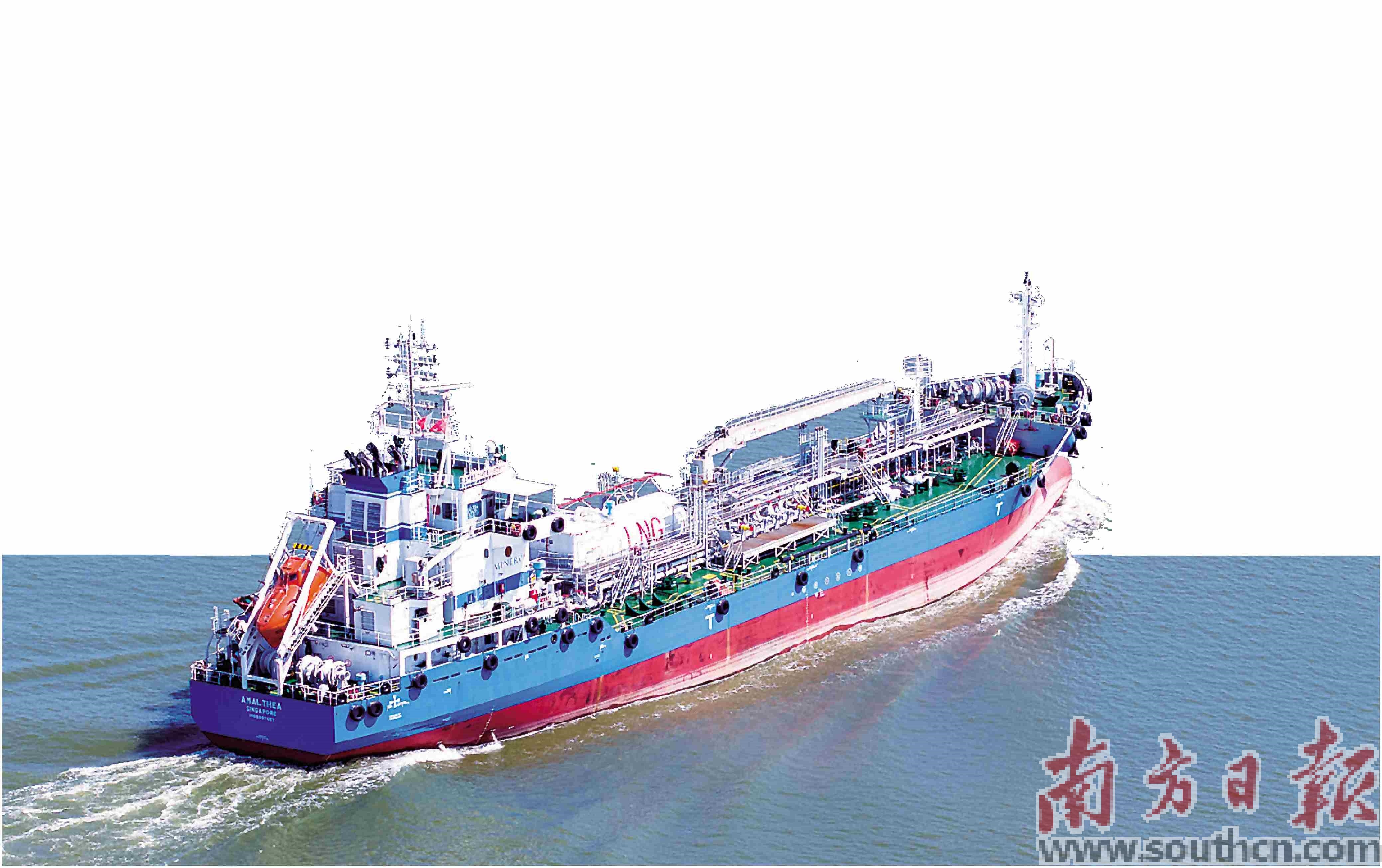 江门航通设计建造的新型绿色低碳双燃料加油船AMALTHEA轮。江门航通供图