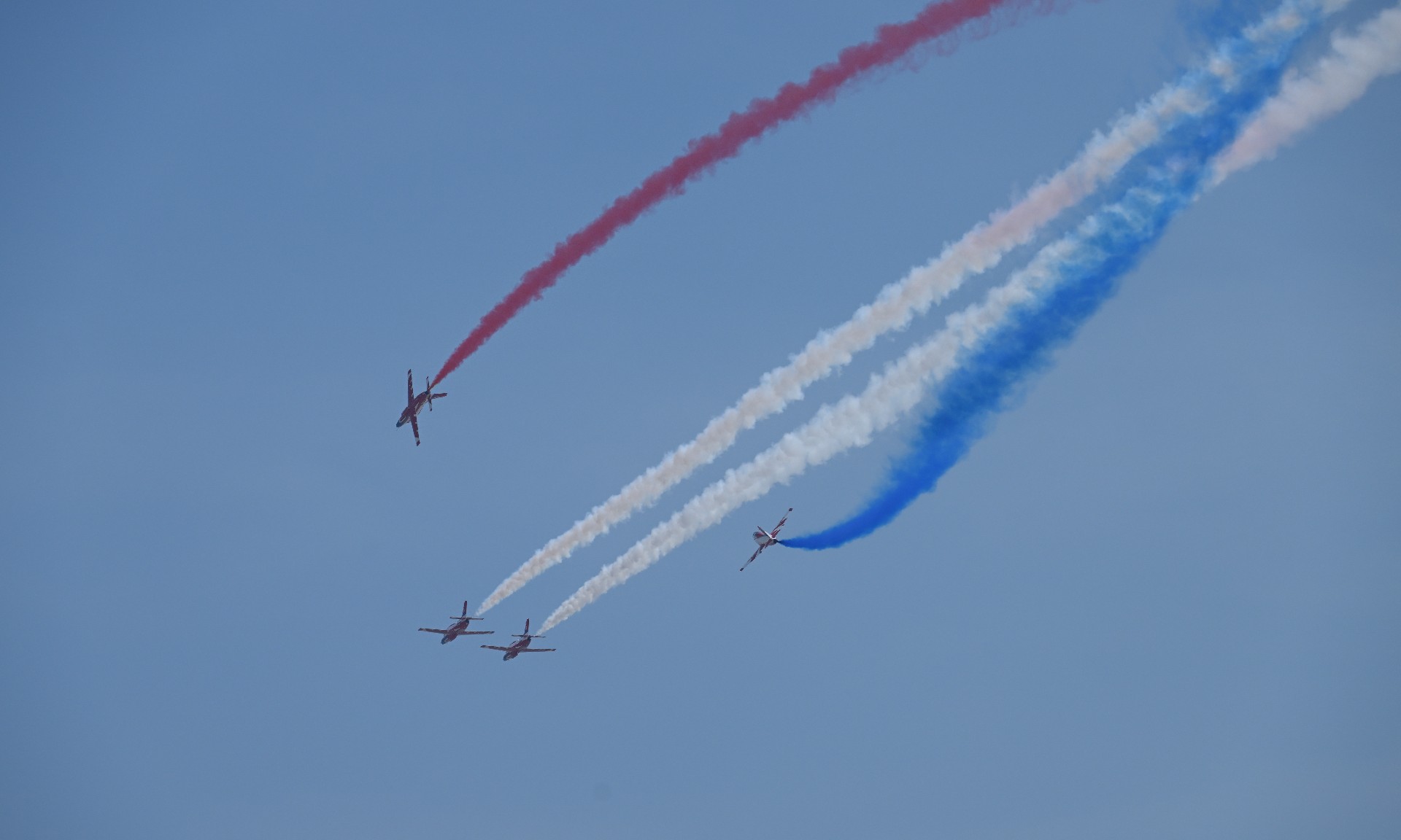 China’s Hongying (Red Eagle) Aerobatic Team performs at Airshow China 2024 on November 12, 2024. 袁子翔 拍攝