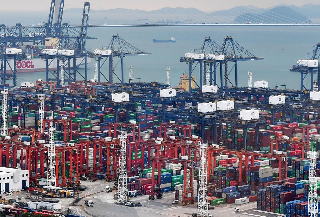 這是2023年10月12日拍攝的香港葵涌貨柜碼頭