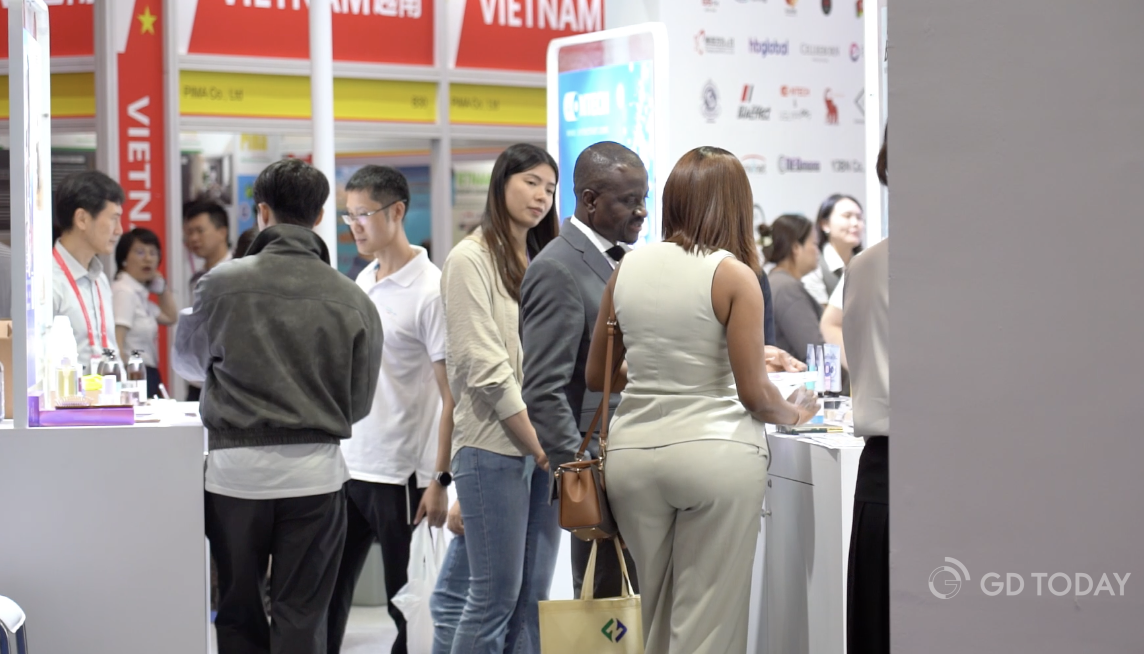 Attendees explore products and forge business partnerships at the 19th CISMEF. 曾湘星 拍攝
Attendees explore products and for 曾湘星 拍攝