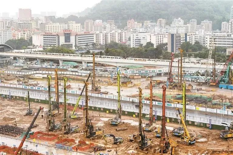 ▲深圳機場東樞紐建設(shè)現(xiàn)場。寶安日報記者 劉安邦 李雅靜 攝