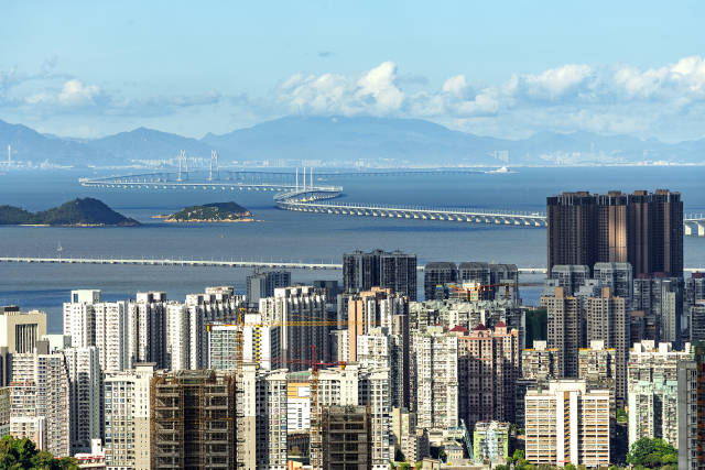 粵港澳大灣區(qū)諸城不斷突破地理界限，城市邊界日益模糊甚至趨于“消失”，看起來如同一座城市。來源：視覺中國(guó)