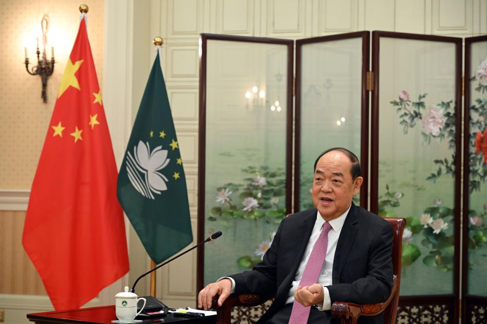11月20日，澳門特區(qū)行政長(zhǎng)官賀一誠(chéng)接受采訪。新華社記者 金良快 攝