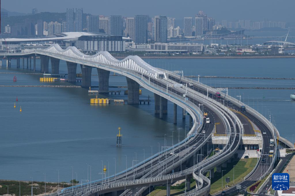 這是12月1日拍攝的澳門大橋。新華社發(fā)（張金加 攝）