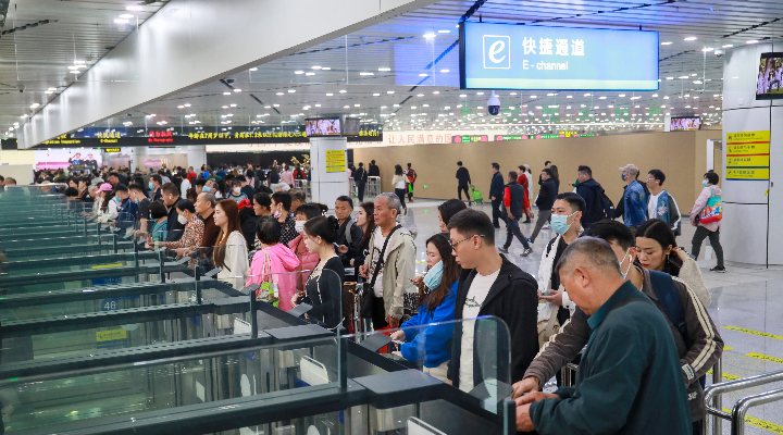 澳門回歸祖國25年往來珠澳人員總量近28億人次