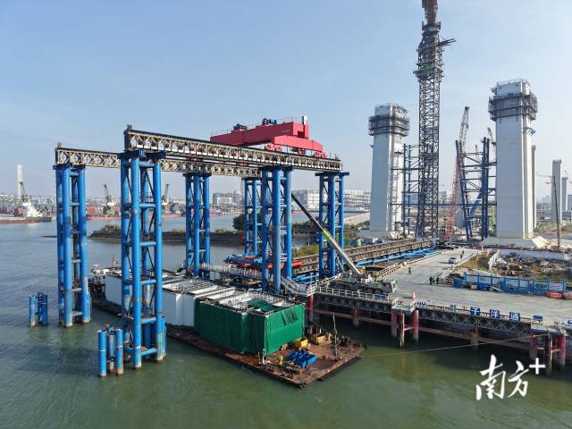 東莞海事護航T9標(biāo)東索塔提梁站建設(shè)及鋼殼塔柱吊裝