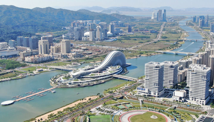 這是2024年11月26日拍攝的橫琴天沐琴臺（無人機照片）。新華社記者 鄧華 攝