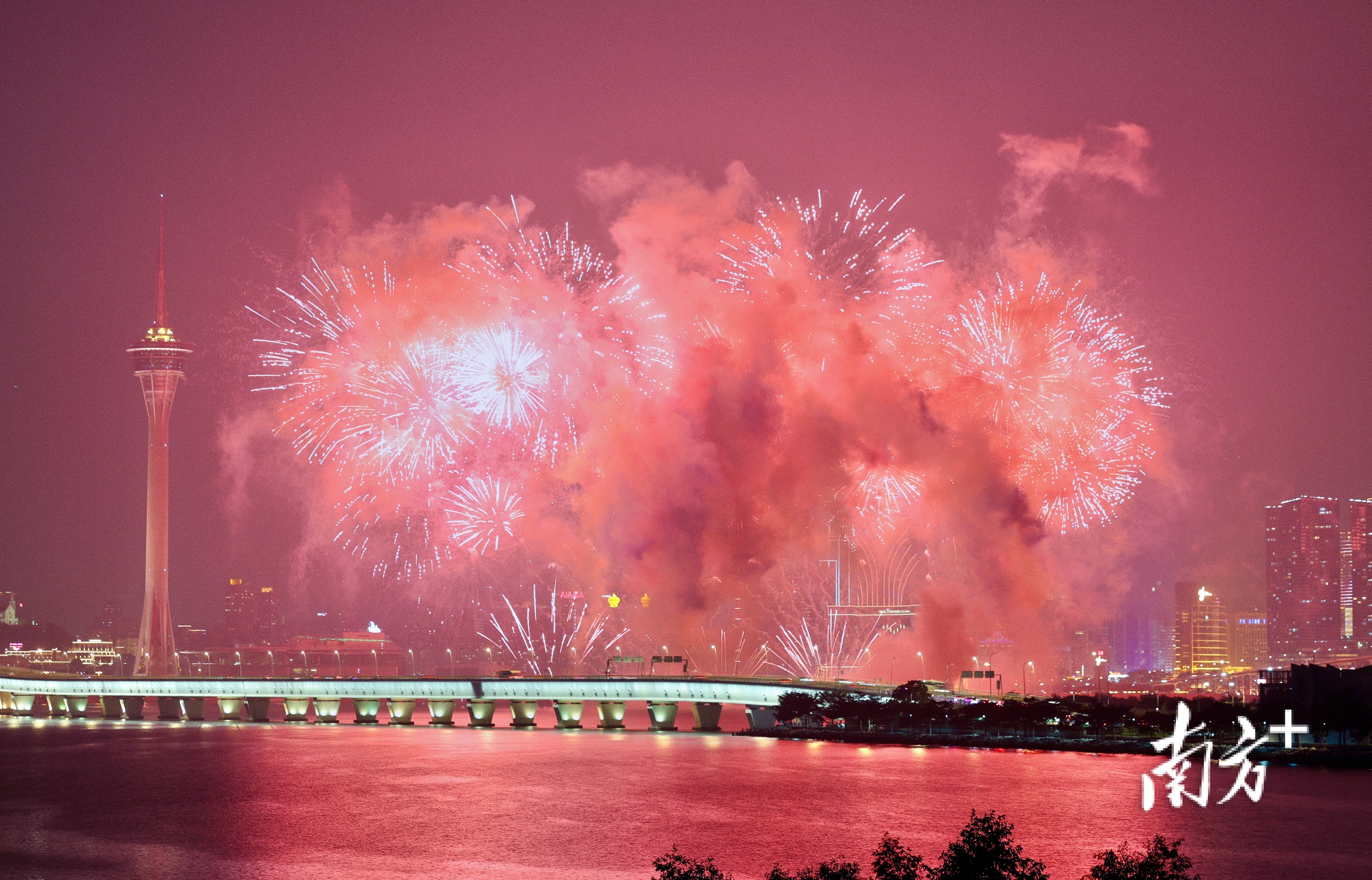 慶祝澳門特別行政區(qū)成立25周年煙花表演