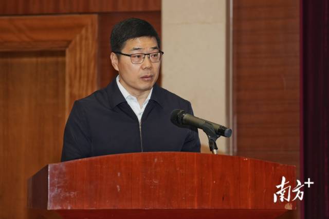 中国篮协主席郭振明。