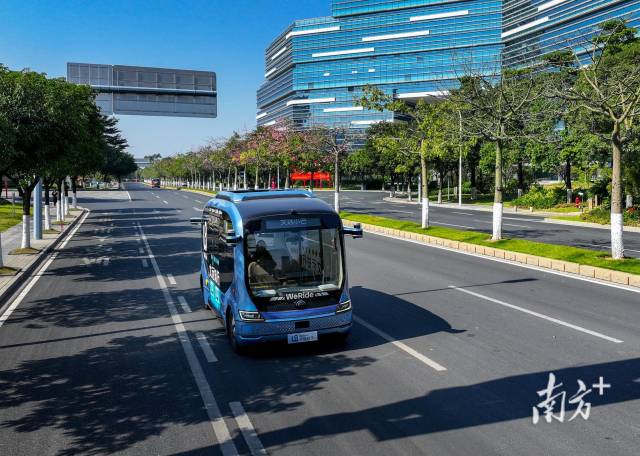文遠知行無人駕駛汽車