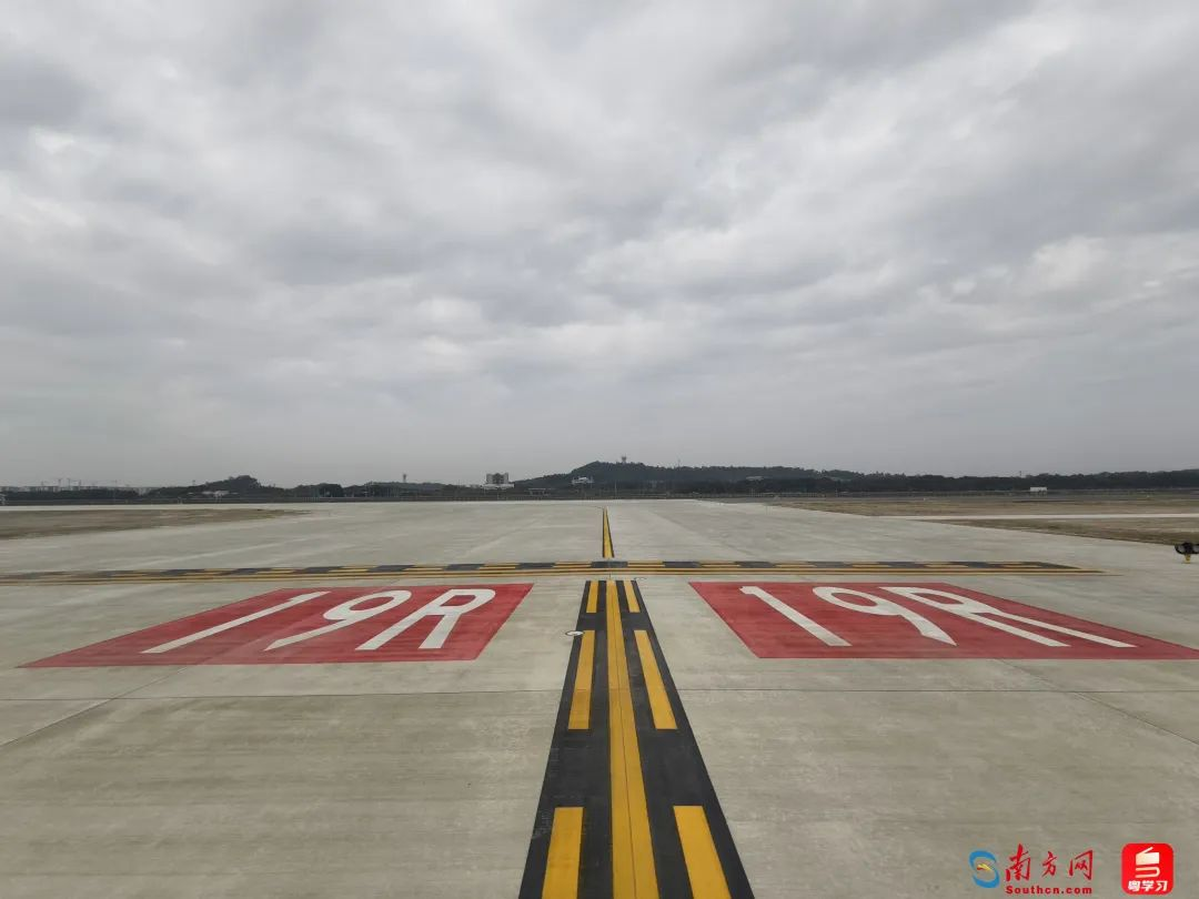 白云機(jī)場(chǎng)第四跑道正式啟用。通訊員供圖
