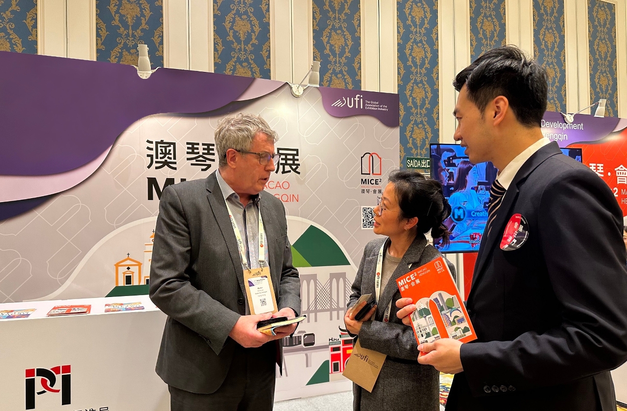 A “Conferência ásia-Pacífico da UFI 2024” foi realizada em Macau. Nesta ocasi?o, mais de 300 personalidades de topo da indústria de conven??es e exposi??es do Interior da China e de países da Europa, da ASEAN, entre outros, bem como de Hong Kong e Macau, debateram temas em destaque para a indústria de conven??es e exposi??es e promoveram oportunidades de negócio na regi?o ásia-Pacífico