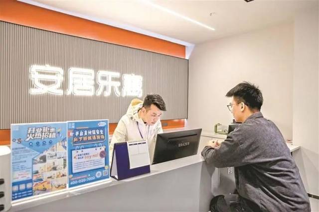 來深求職高校畢業(yè)生入住安居樂寓地勘大院店。深圳特區(qū)報(bào)記者 畢晗 攝