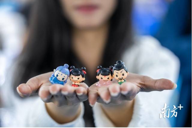 “排排坐mini系列”。