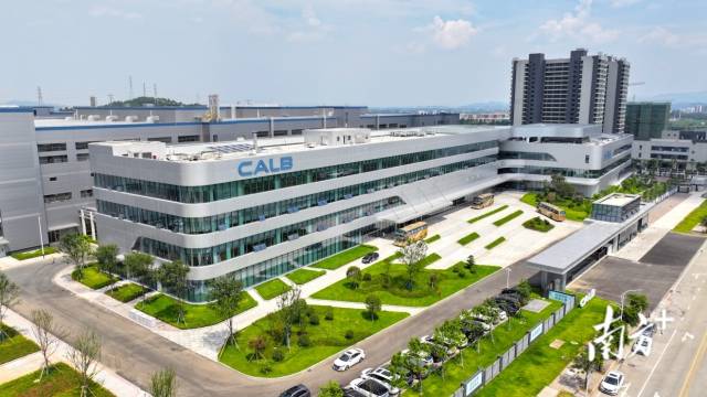 中創(chuàng)新航江門生產(chǎn)基地。 南方+ 楊興樂 攝