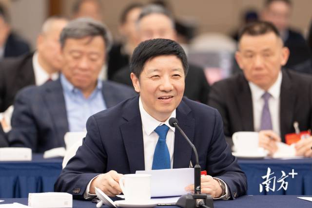 國(guó)人大代表、中國(guó)社會(huì)科學(xué)院經(jīng)濟(jì)研究所所長(zhǎng)李雪松：加快培育數(shù)字經(jīng)濟(jì)專精特新企業(yè)