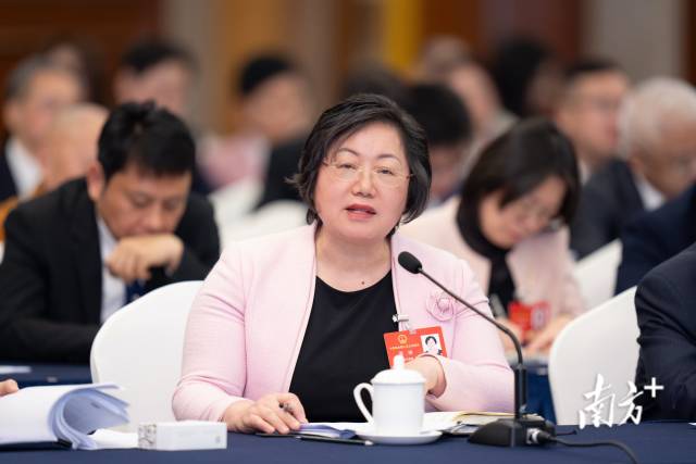 全國(guó)人大代表、廣東省人民醫(yī)院（省醫(yī)學(xué)科學(xué)院）黨委書記周琳：“三張?zhí)幏健弊寖?yōu)質(zhì)醫(yī)療資源更觸手可及