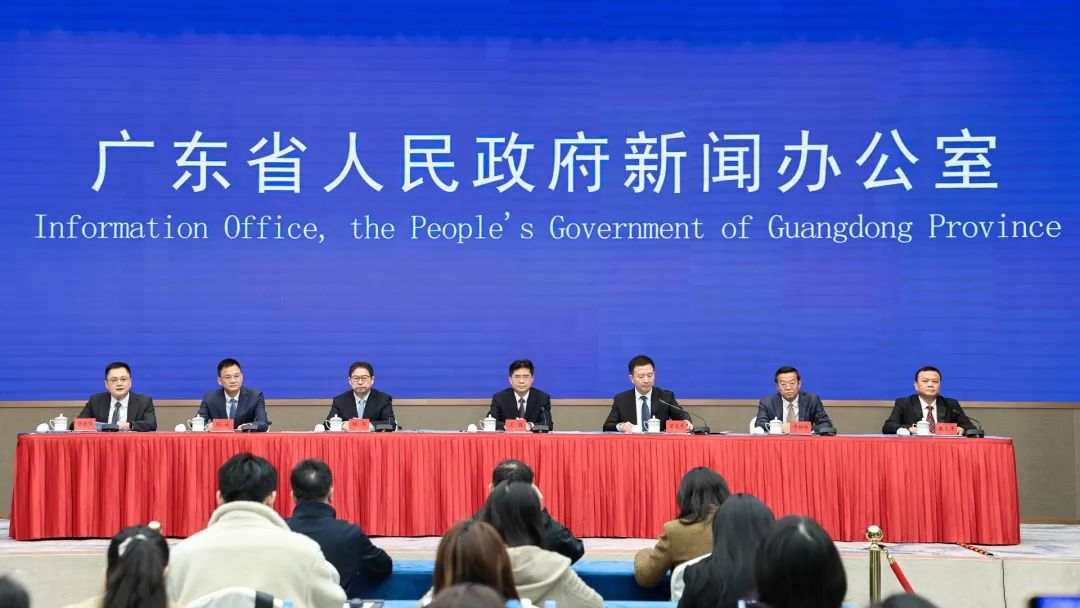 《廣東省推動(dòng)人工智能與機(jī)器人產(chǎn)業(yè)創(chuàng)新發(fā)展若干政策措施》新聞發(fā)布會(huì)在廣州召開