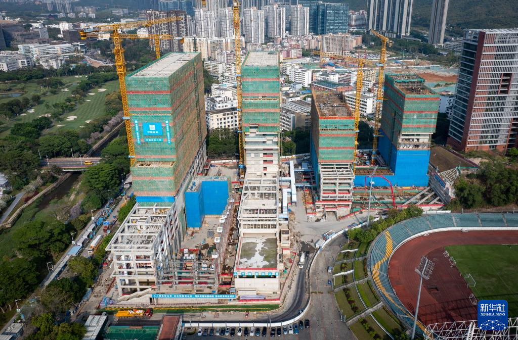 建設(shè)中的哈爾濱工業(yè)大學(xué)（深圳）重點(diǎn)實(shí)驗(yàn)室集群項(xiàng)目（4月1日攝，無人機(jī)照片）。