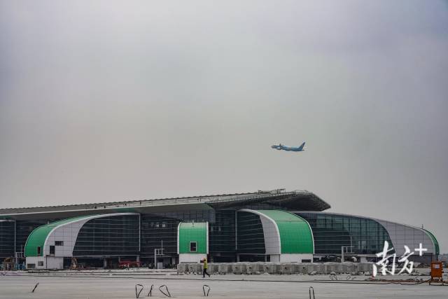 在廣州白云國際機(jī)場三期擴(kuò)建工程現(xiàn)場