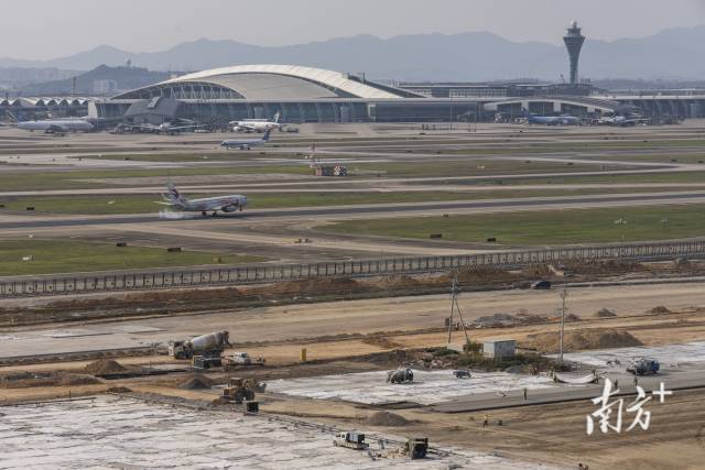 在廣州白云國際機(jī)場三期擴(kuò)建工程現(xiàn)場