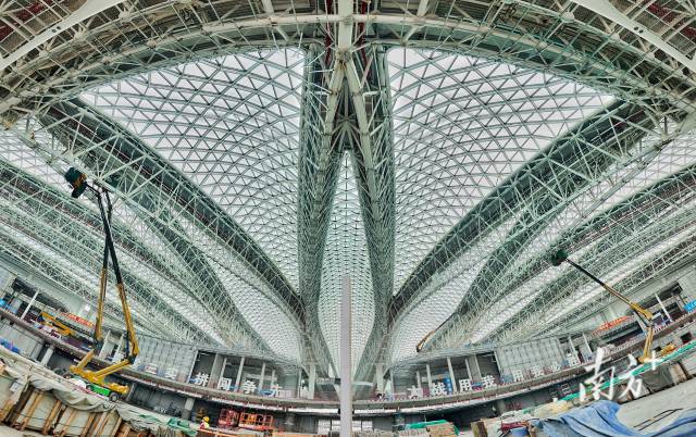 在廣州白云國際機(jī)場三期擴(kuò)建工程現(xiàn)場