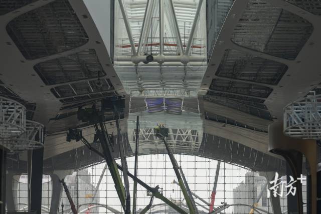 在廣州白云國際機(jī)場三期擴(kuò)建工程現(xiàn)場