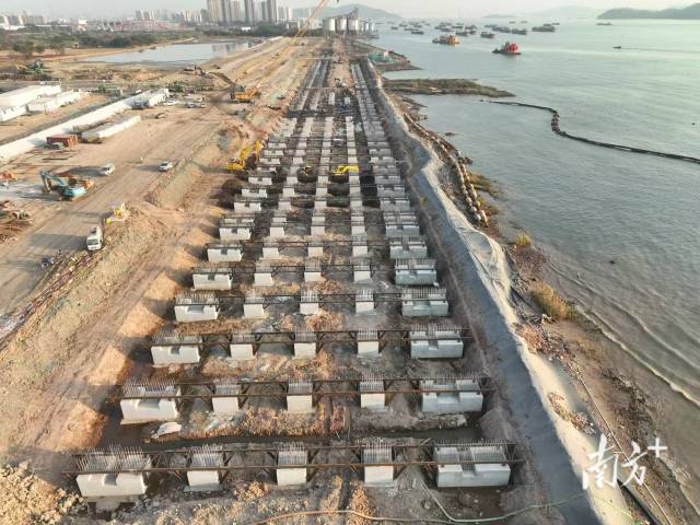 建設(shè)中的東莞港沙田港區(qū)