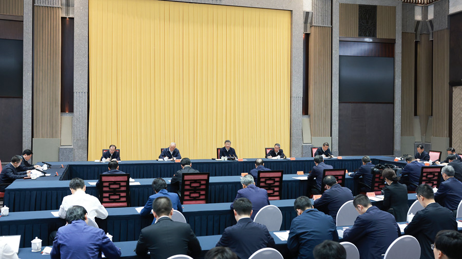 4月30日上午，中共中央总书记、国家主席、中央军委主席习近平在上海主持召开部分省区市“十五五”时期经济社会发展座谈会并发表重要讲话。新华社记者 王晔 摄
