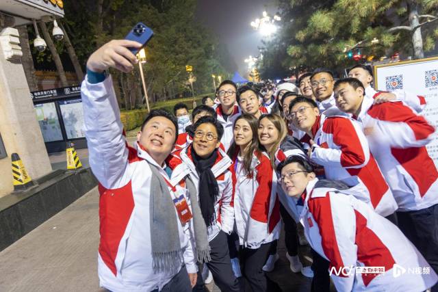 2023年，“港澳青年看祖国”系列活动在北京举行开营仪式，梁毓伟作为执行团长，率领150名港澳青年到北京参加交流活动。 