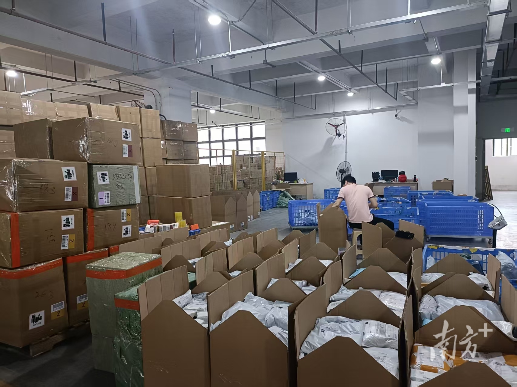  一代物流仓库。受访者供图