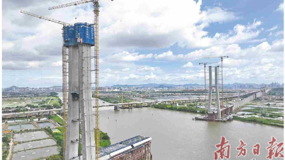 深江铁路鸡鸦水道特大桥双主塔封顶 预计今年底合龙