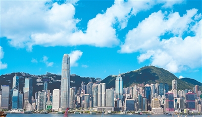 图为高楼林立的香港中环。新华社记者 朱炜摄
