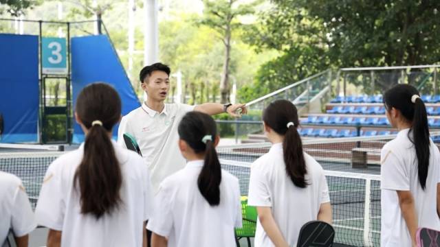 匹克球风起横琴，“00后”教练乘势入局