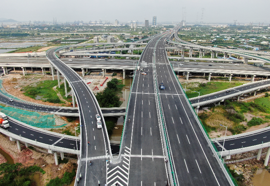 2019年4月25日，莞番高速公路一期工程（沙田至厚街段）正式通車，實現(xiàn)南沙大橋與廣深高速的快速接駁。至此，南沙大橋全線開通運營，在東莞市境內(nèi)成為廣深沿江高速公路與沈海高速公路（京港澳高速公路共線段、原廣深高速公路厚街段）的聯(lián)絡(luò)線。